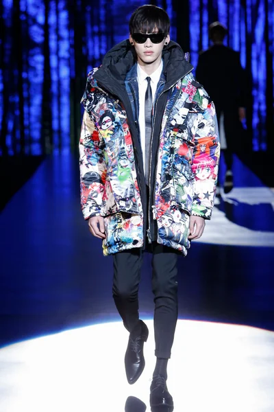 Look 26